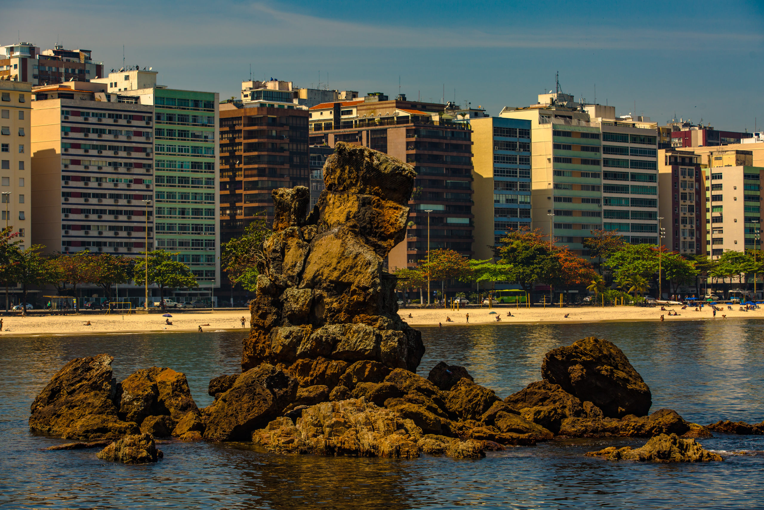 Niterói: MAC, Caminho Niemeyer e as praias de Icaraí