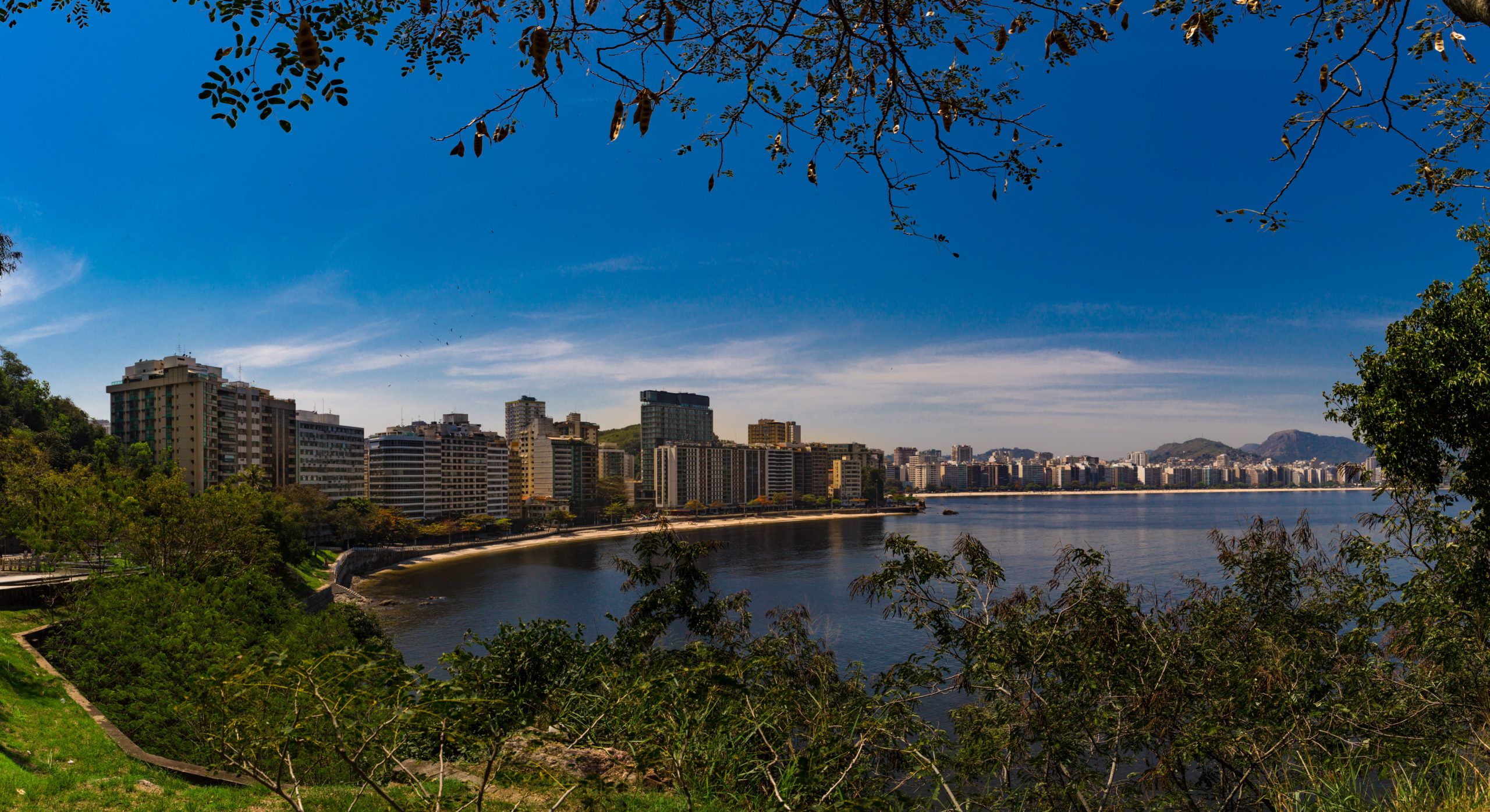 Niterói: MAC, Caminho Niemeyer e as praias de Icaraí