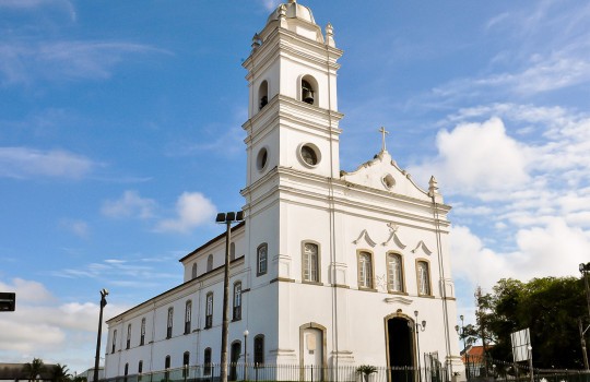 Igreja Matriz de Nossa Senhora do Amparo: história e fé em Maricá