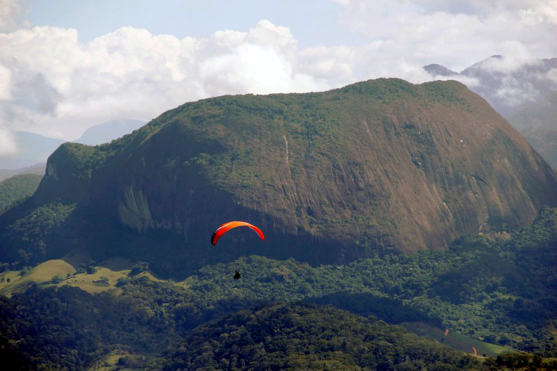 Porciúncula: a Pedra Elefantina e o parapente