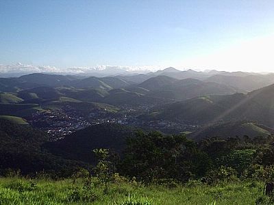 Cordeiro: fazendas, cachoeiras e a Pedra do Campanati