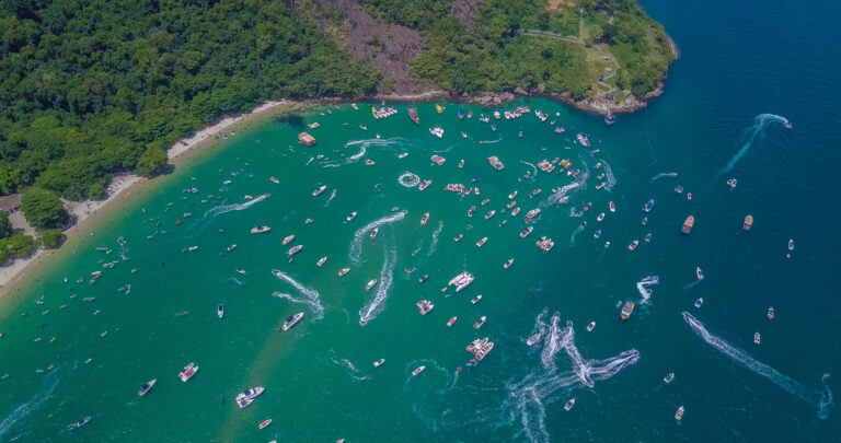 Mangaratiba: praias, ilhas e serra a 85 km do Rio