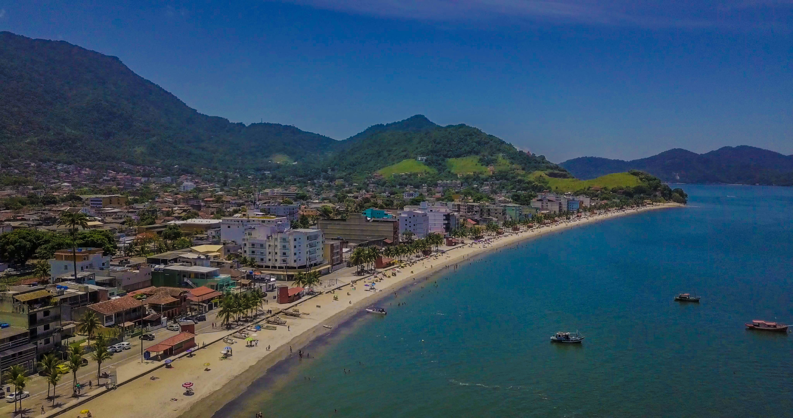 Mangaratiba: praias, ilhas e serra a 85 km do Rio