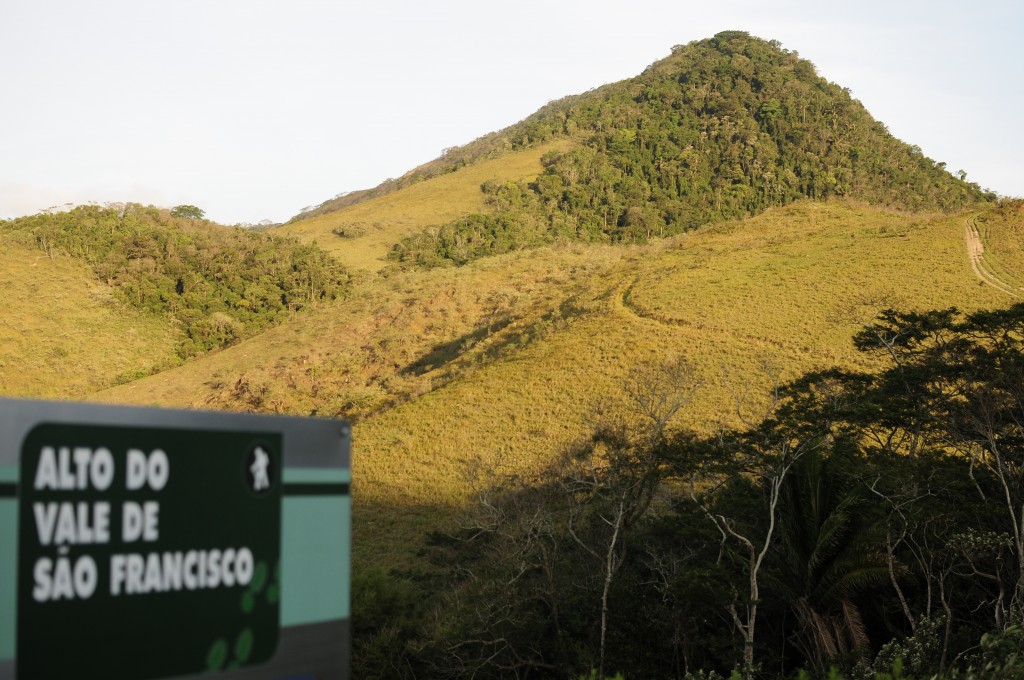 Pico de Lagoinha: trilha e natureza em Ponta Negra