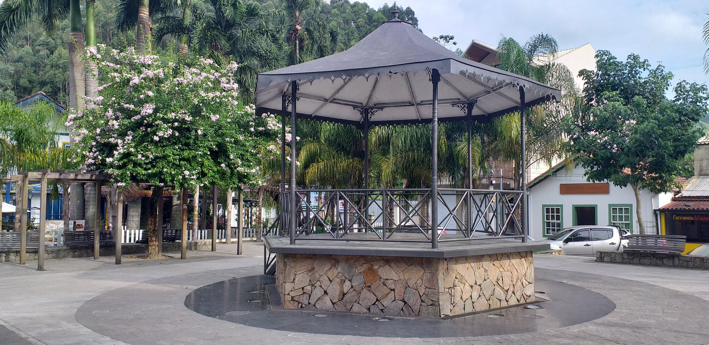 Nova Friburgo: Cão Sentado, Lumiar e a herança suíça