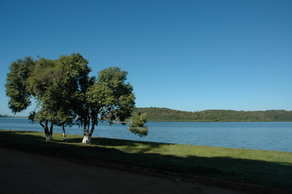 Orla de Jacaroá: passeio à beira d’água em Jacaroá