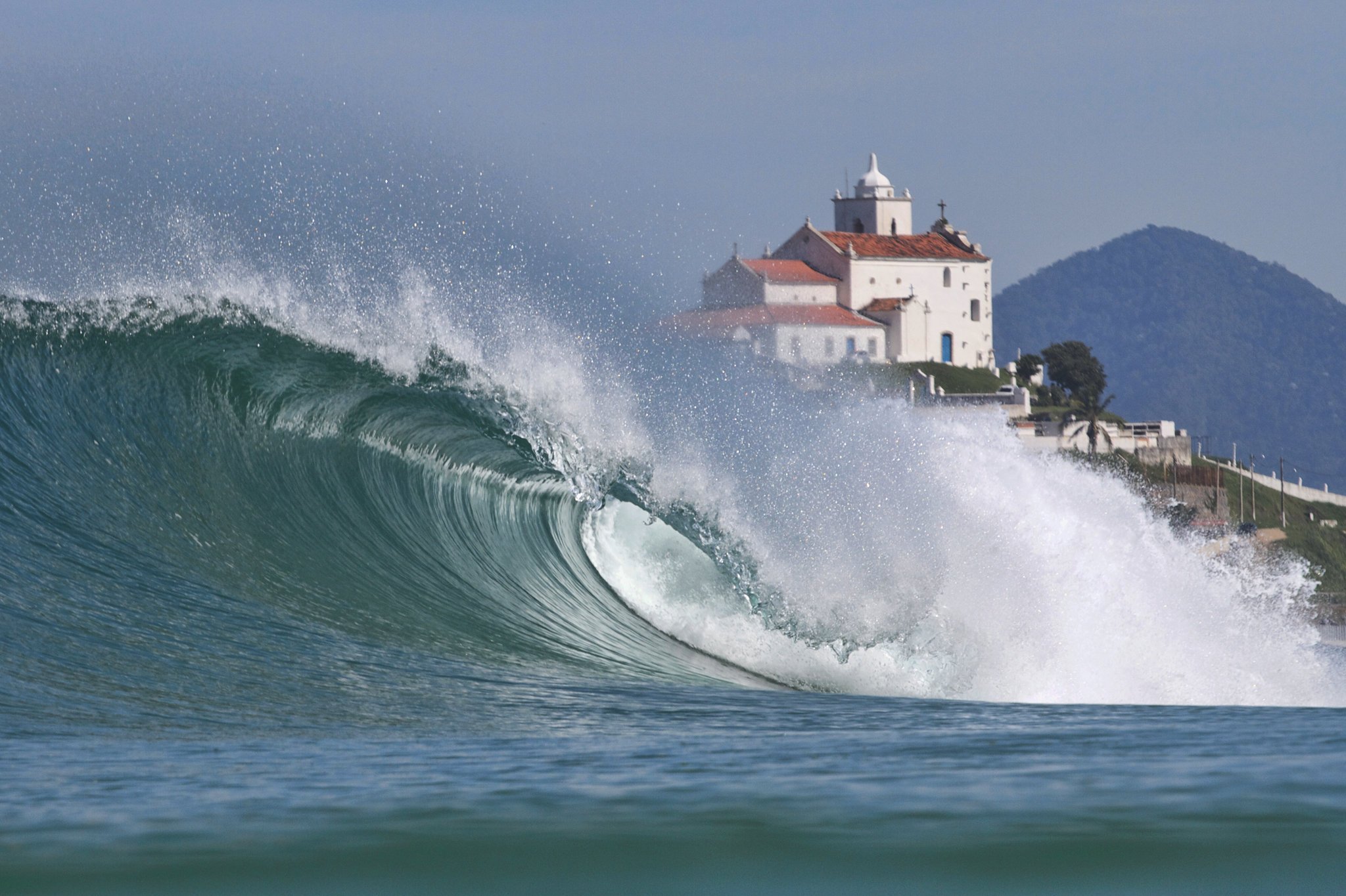 Saquarema: surf, trilhas e história na Capital do Surf