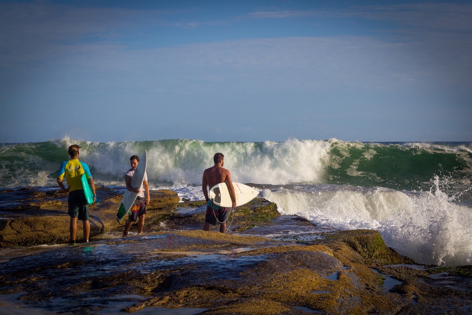 Saquarema: surf, trilhas e história na Capital do Surf
