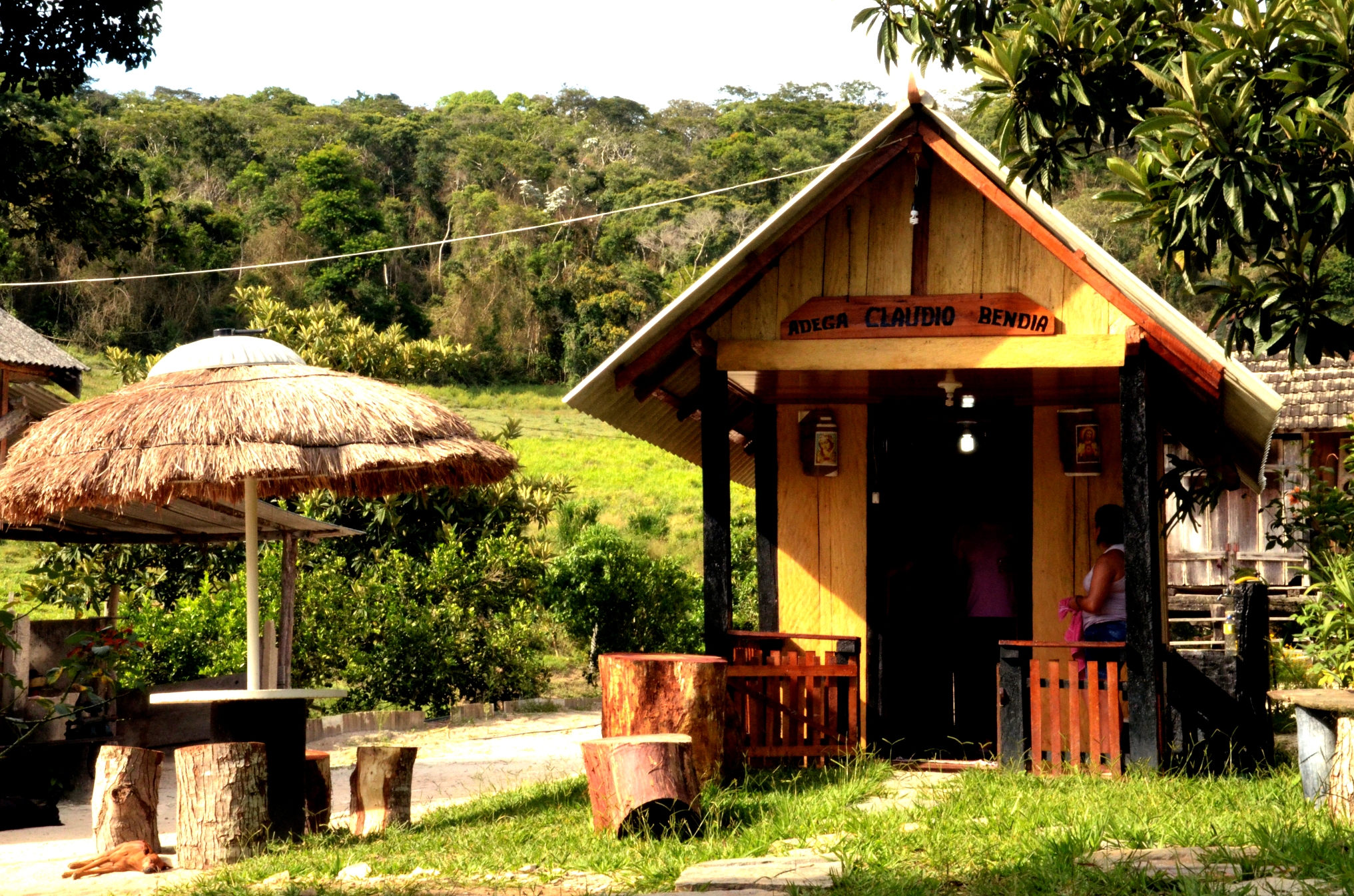 Varre-Sai: o Casarão da Cultura e o Bar do Sapato
