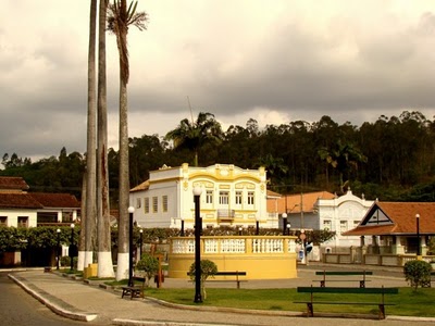 Miracema: centro histórico tombado e a Cachoeira da Cara